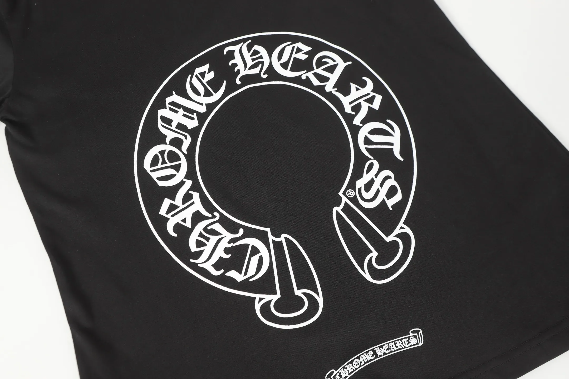 P150 cross-border model, please do not place an order if you pursue perfection -Chrome Hearts/Chrome Hearts 23ss scroll horseshoe Sanskrit printed popular long-sleeved T-shirt -High weight, high density and high quality, soft, delicate and skin-friendly wool, soft and silky to the touch, excellent warmth and skin-friendly properties -Customized weaving and dyeing, no color difference, no matter the fabric or workmanship details, beat the ordinary version on the market -Colour: black white -Size: S M L XL